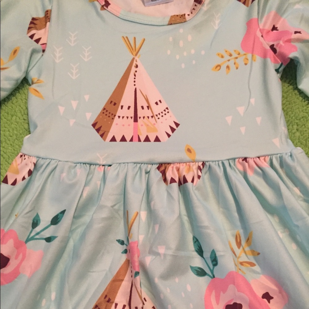 1 left!! Floral Mint Teepee Long Sleeved dress ๐ - Picture 5 of 6